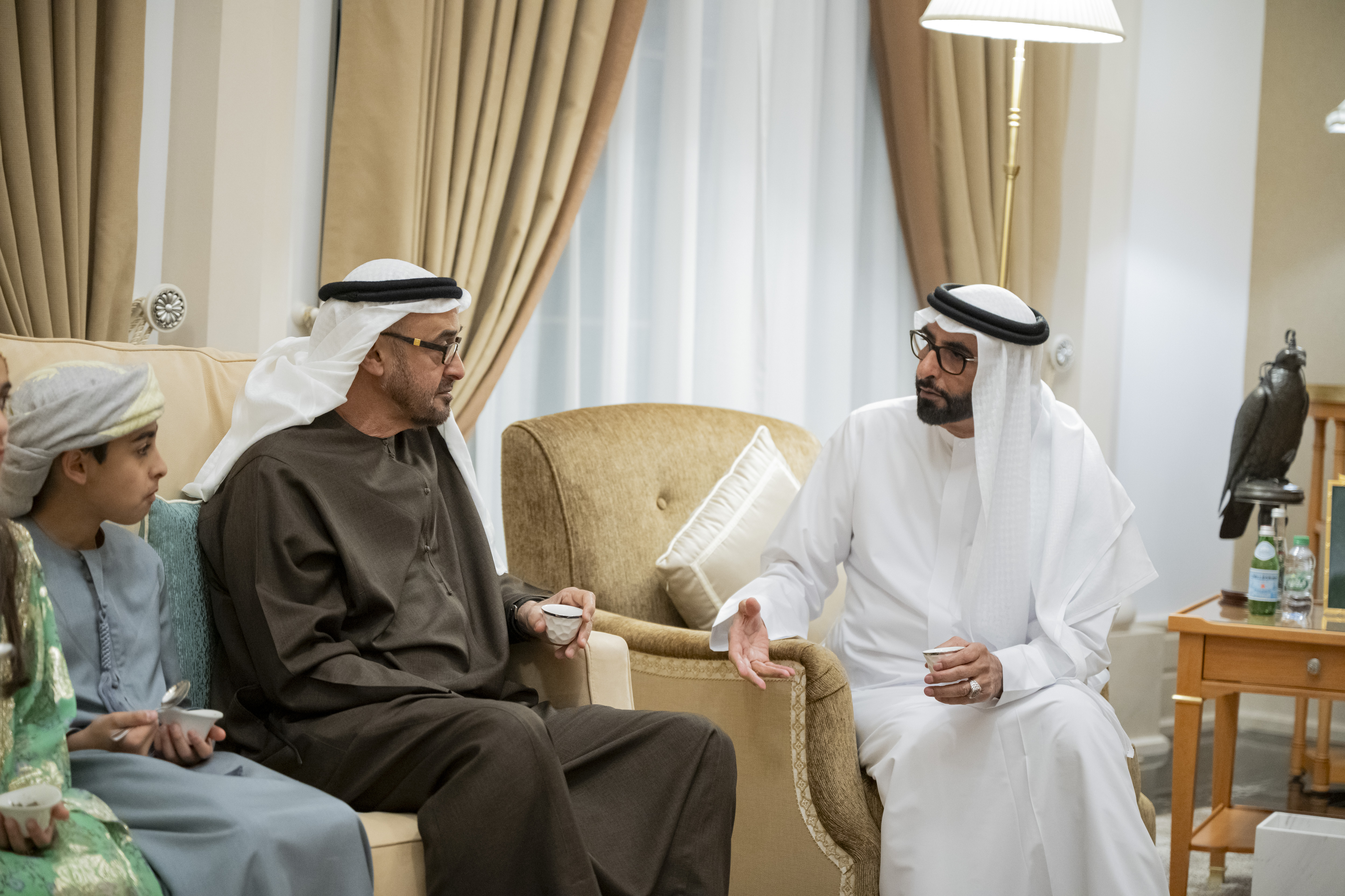 محمد بـن زايـد: محمد البواردي خدم الوطن بإخلاص